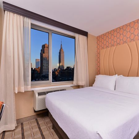 Holiday Inn New York City - Times Square, An Ihg Hotel Exterior photo
